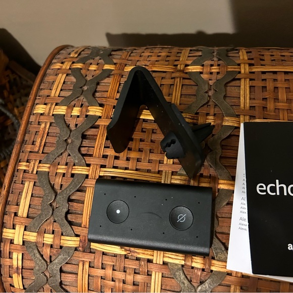 Echo Auto- Hands-free Alexa for car - Picture 9 of 9